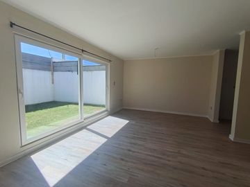 Venta Casa Mediterránea 3 dorm. en Condominio Villa Alemania