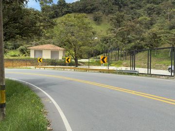 LOTE - MALL A BORDO DE VÍA LAS PALMAS