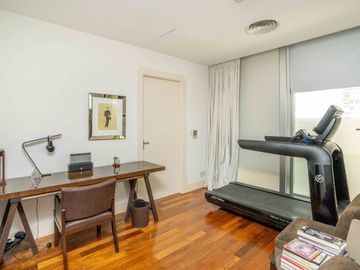 Magnífico Tríplex en venta en Puerto Madero Exclusivo con quincho vidriado y parrilla propia ÚNICO