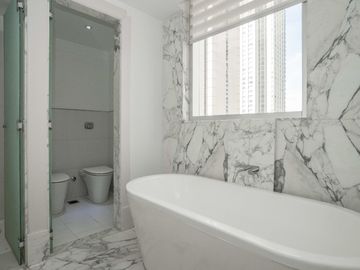 Magnífico Tríplex en venta en Puerto Madero Exclusivo con quincho vidriado y parrilla propia ÚNICO