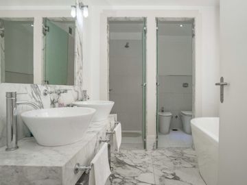 Magnífico Tríplex en venta en Puerto Madero Exclusivo con quincho vidriado y parrilla propia ÚNICO