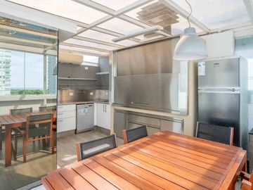 Magnífico Tríplex en venta en Puerto Madero Exclusivo con quincho vidriado y parrilla propia ÚNICO