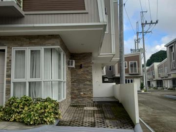 Duplex House For Sale in Tagaytay City (Eleve Homes)-MC