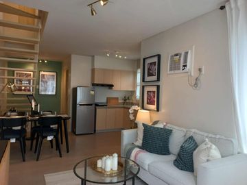 Duplex House For Sale in Tagaytay City (Eleve Homes)-MC