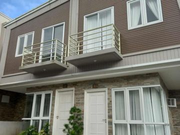 Duplex House For Sale in Tagaytay City (Eleve Homes)-MC