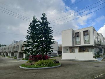 Duplex House For Sale in Tagaytay City (Eleve Homes)-MC
