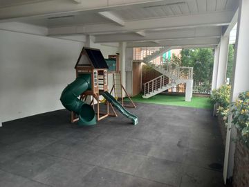 Duplex House For Sale in Tagaytay City (Eleve Homes)-MC