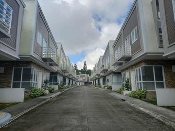 Duplex House For Sale in Tagaytay City (Eleve Homes)-MC