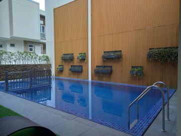 House & Lot For Sale in Eleve Homes Tagaytay City-MC