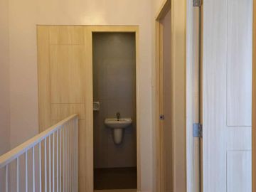 House & Lot For Sale in Eleve Homes Tagaytay City-MC