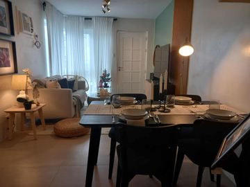 House & Lot For Sale in Eleve Homes Tagaytay City-MC