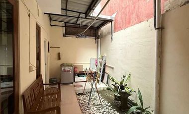 RUMAH CANTIK 2 LANTAI FULL FURNISHED DALAM KOTA UMBULHARJO