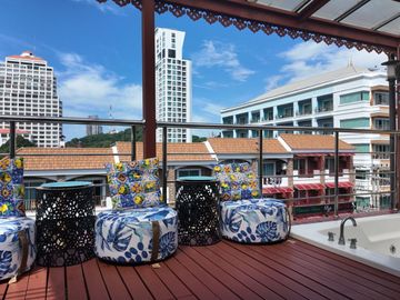 Hot Investment Opportunity – 5-Storey Townhouse with 5 Luxury Apartments | Pratumnak Hill, Pattaya