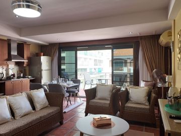 Hot Investment Opportunity – 5-Storey Townhouse with 5 Luxury Apartments | Pratumnak Hill, Pattaya