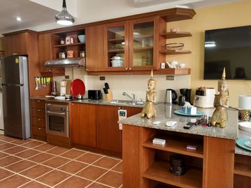 Hot Investment Opportunity – 5-Storey Townhouse with 5 Luxury Apartments | Pratumnak Hill, Pattaya