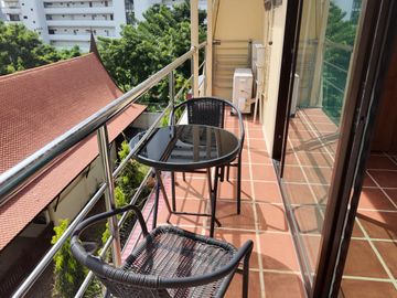 Hot Investment Opportunity – 5-Storey Townhouse with 5 Luxury Apartments | Pratumnak Hill, Pattaya