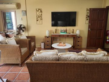 Hot Investment Opportunity – 5-Storey Townhouse with 5 Luxury Apartments | Pratumnak Hill, Pattaya