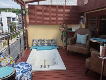 Hot Investment Opportunity – 5-Storey Townhouse with 5 Luxury Apartments | Pratumnak Hill, Pattaya