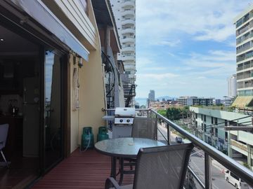 Hot Investment Opportunity – 5-Storey Townhouse with 5 Luxury Apartments | Pratumnak Hill, Pattaya