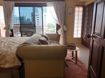 Hot Investment Opportunity – 5-Storey Townhouse with 5 Luxury Apartments | Pratumnak Hill, Pattaya