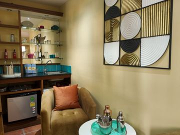 Hot Investment Opportunity – 5-Storey Townhouse with 5 Luxury Apartments | Pratumnak Hill, Pattaya