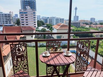 Hot Investment Opportunity – 5-Storey Townhouse with 5 Luxury Apartments | Pratumnak Hill, Pattaya