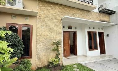 RUMAH CANTIK 2 LANTAI FULL FURNISHED DALAM KOTA – UMBULHARJO, YOGYAKARTA