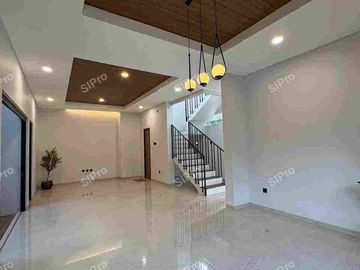 Rumah Siap Huni Di Kencana Loka BSD Tangerang Selatan