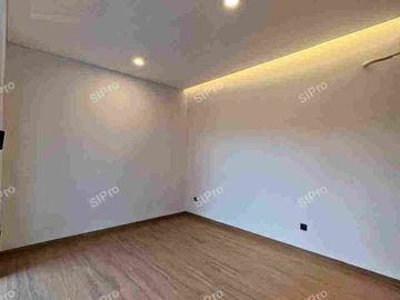 Rumah Siap Huni Di Kencana Loka BSD Tangerang Selatan