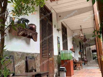 Dijual Rumah Antik Luas 737 m2 ada Joglo / Pendopo sangat cocok untuk Guest House