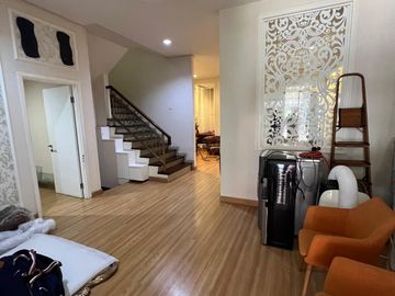 Dijual Rumah di Golf Lake Cluster Pinehills Uk.8x20m2 FullFurnish