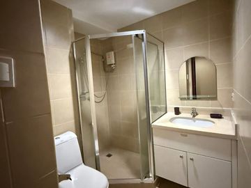 FOR SALE: Studio Unit at Mosaic Towers Makati City - ₱7M