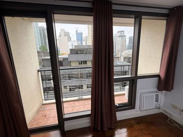 FOR SALE: Studio Unit at Mosaic Towers Makati City - ₱7M