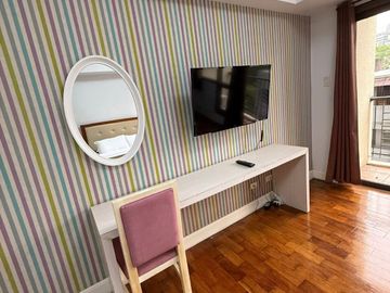 FOR SALE: Studio Unit at Mosaic Towers Makati City - ₱7M