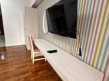 FOR SALE: Studio Unit at Mosaic Towers Makati City - ₱7M