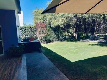 Residencial de un nivel en venta en privada exclusiva en Jurica