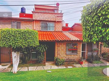 Casa en Renta Lomas de Ahuatlan con terraza