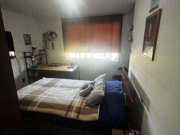 Casa con muy buena ubicación, en comuna La Granja