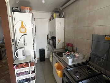 Casa con muy buena ubicación, en comuna La Granja