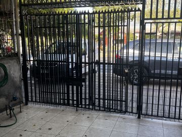 Casa con muy buena ubicación, en comuna La Granja