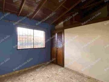 Vendo casa esquinera 3er piso en san martín Prado centro