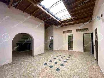 Vendo casa esquinera 3er piso en san martín Prado centro