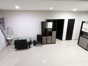 Rumah di Kendangsari