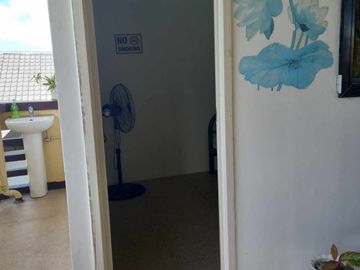 Pre-Owned House & Lot For Sale in Iruhin Tagaytay City-MC