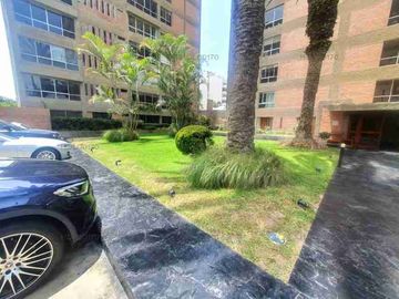 VENDO DEPARTAMENTO CERCA AL GOLF DE SAN ISIDRO