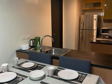 Stunning view of 2 bedrooms for rent & for sale at One Central Condominium Makati