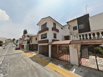 Casa en Venta de 2 niveles, Lomas Verdes Naucalpan, Edo. Mexico