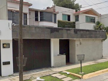 Casa en Venta de 2 niveles, Ciudad Satelite, Naucalpan, Edo. Mexico