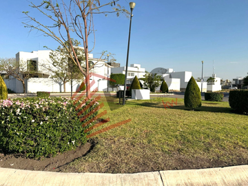 Oportunidad única en Santa Elena: casa amplia y elegante cerca del Centro de Querétaro