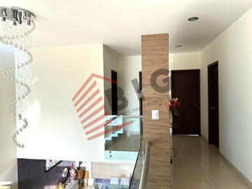 Oportunidad única en Santa Elena: casa amplia y elegante cerca del Centro de Querétaro